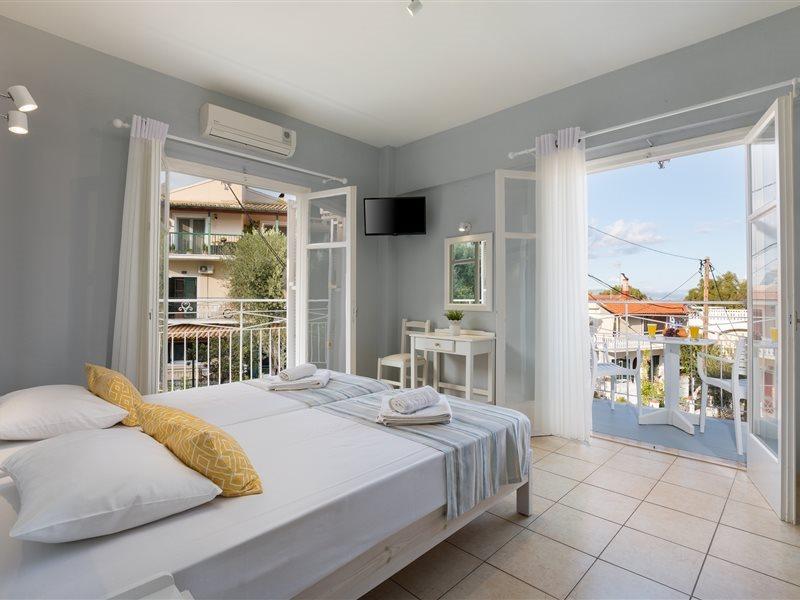 Bella Vista Beach Hotel And Studios Benitses  Luaran gambar